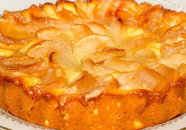 Пирог с творогом и яблоком или ягодами